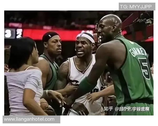 足球明星调侃詹姆斯的搞笑视频引发热议球迷们纷纷点赞和评论